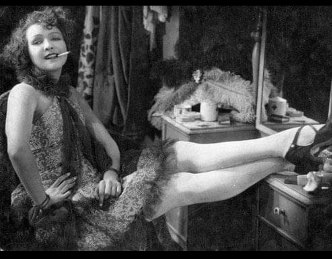 Berlin showgirl in 1923